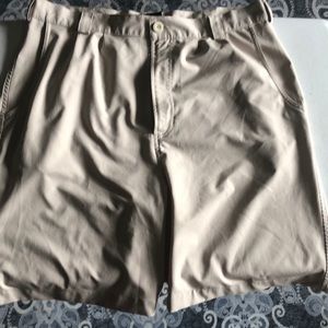 Under Armour Performance Golf Shorts- Sz 36- Tan